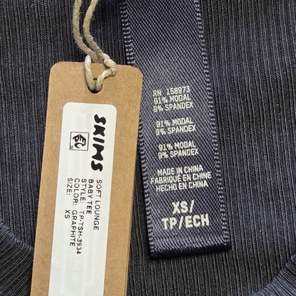 Skims Soft Lounge Baby Tee Shirt Top Graphite XSmall NWT - Picture 4 of 5